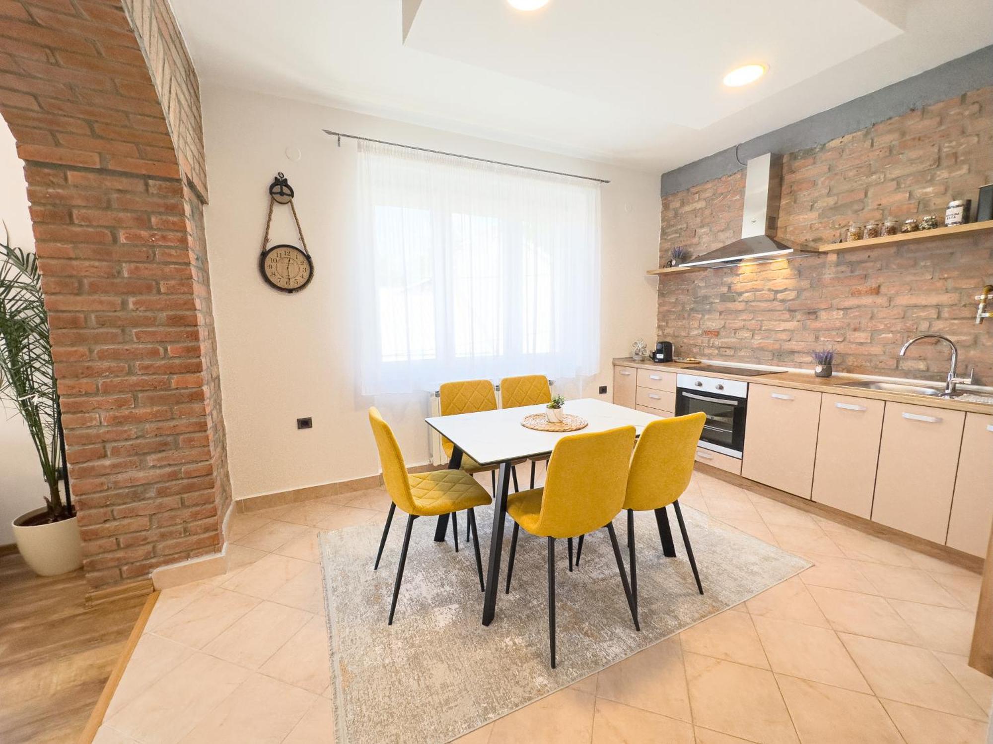 Luxurious And Cosy Brick Apartment - Free Private Parking Сараево Экстерьер фото
